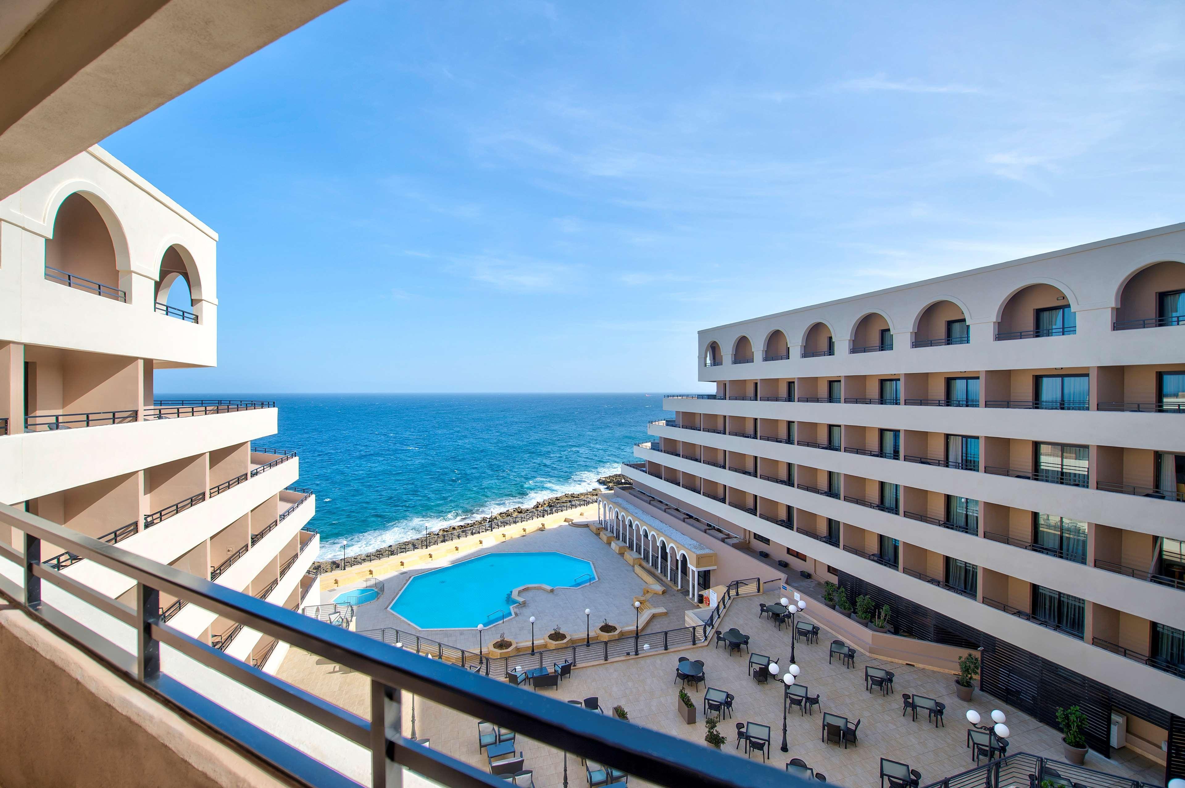 Radisson Blu Resort, Malta St. Julian'S Екстер'єр фото